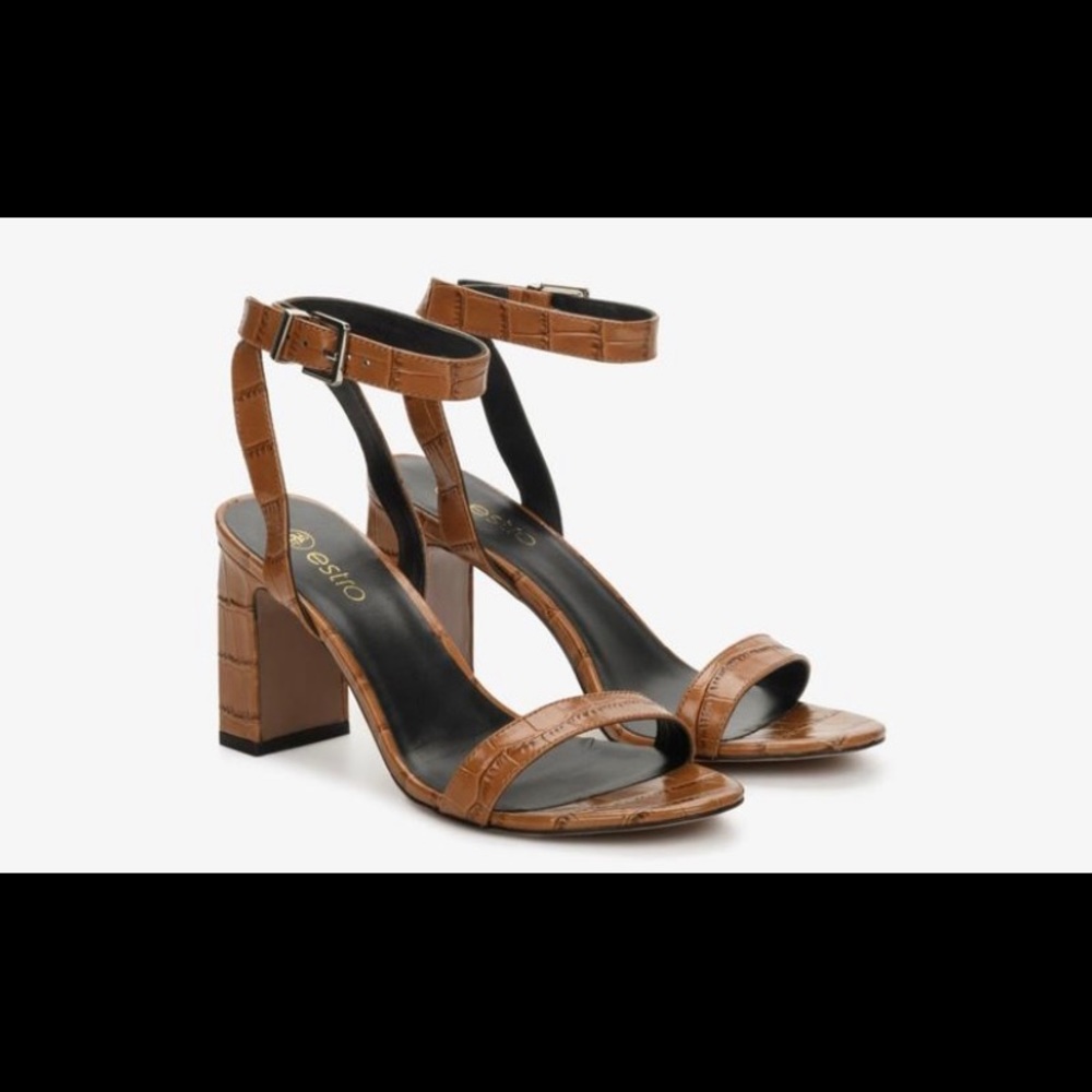Leather summer sandals (like Zara, Mango, Massimo Dutti)